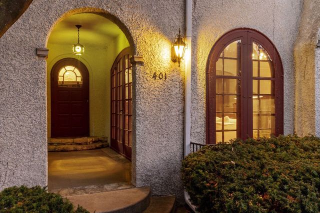 401 W Minnehaha Parkway, Minneapolis, MN 55419