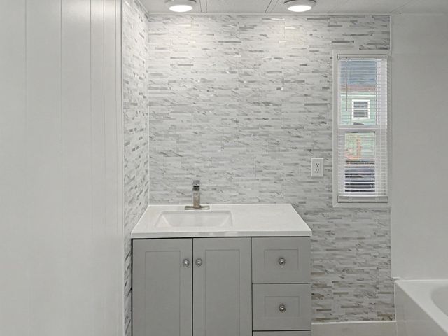 170 W Cliff Drive 74, Santa Cruz, CA 95060