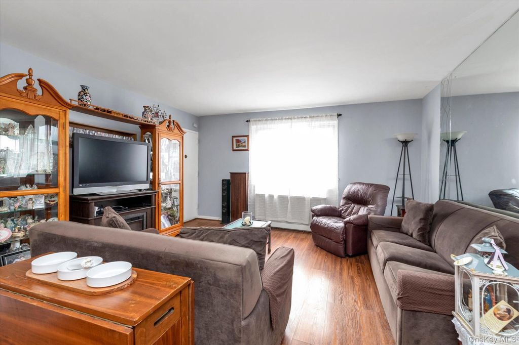 22617 Hillside Avenue S09, Queens Village, NY 11427 — photo 3