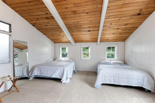 872 Juniper Pointe Lane, Camano Island, WA 98282