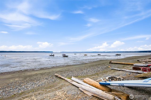 872 Juniper Pointe Lane, Camano Island, WA 98282