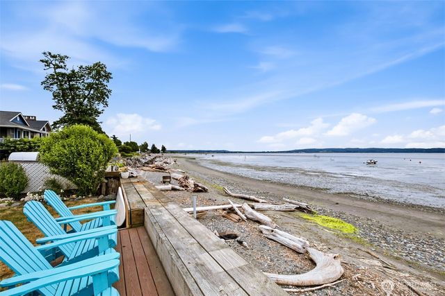 872 Juniper Pointe Lane, Camano Island, WA 98282