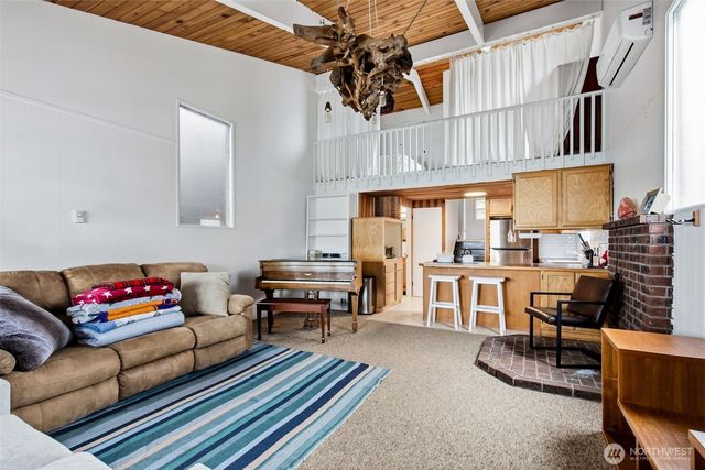 872 Juniper Pointe Lane, Camano Island, WA 98282