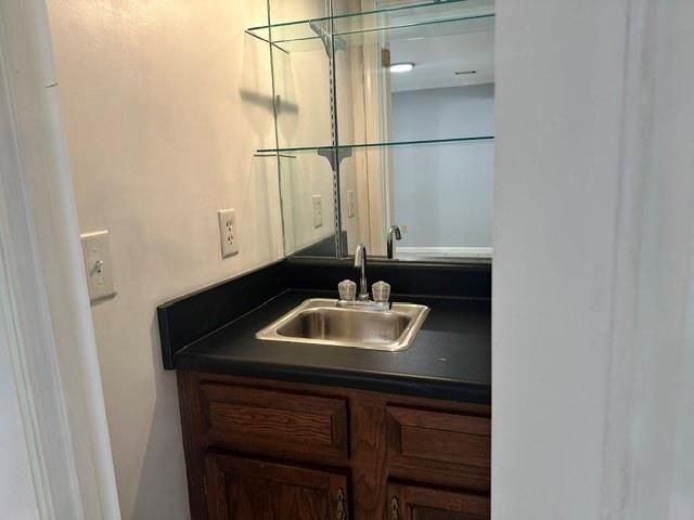 1270 Warsaw Rd, Roswell, GA 30076
