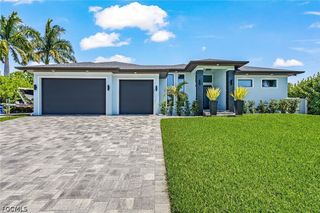 8800 Woodgate Manor CT, Fort Myers, FL 33908