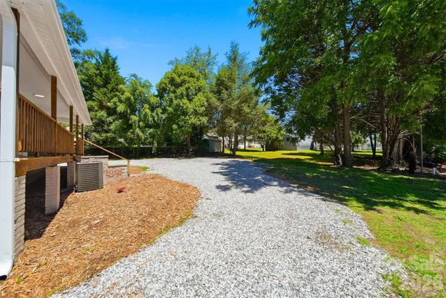 1303 S Sterling Street, Morganton, NC 28655