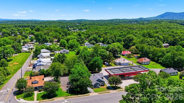 1303 S Sterling Street, Morganton, NC 28655
