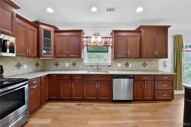 16860 NORTH RIVER, Northport, AL 35475