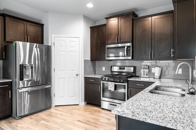 116 Walkup LN, Leander, TX 78641