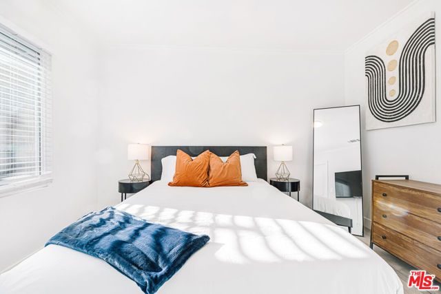 143 N Vendome Street, Los Angeles, CA 90026