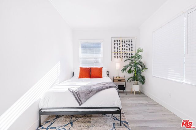 143 N Vendome Street, Los Angeles, CA 90026