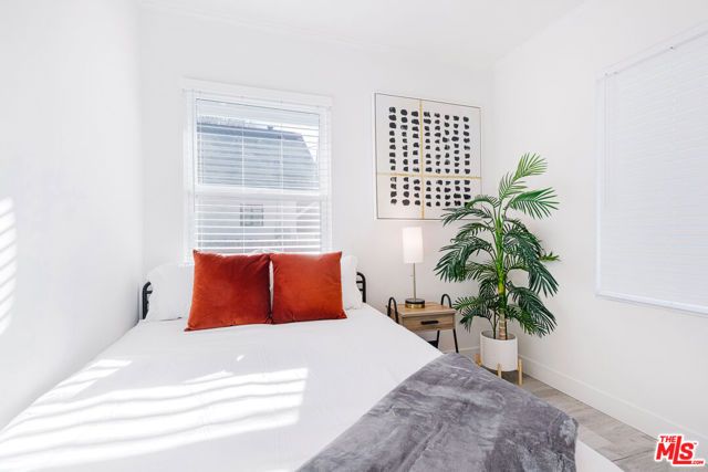 143 N Vendome Street, Los Angeles, CA 90026