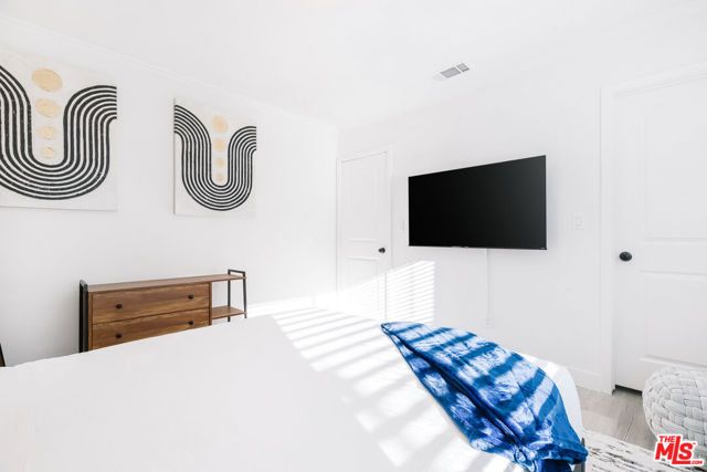 143 N Vendome Street, Los Angeles, CA 90026