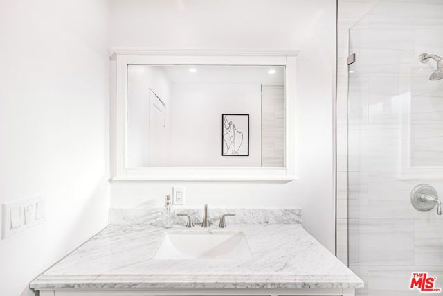 143 N Vendome Street, Los Angeles, CA 90026