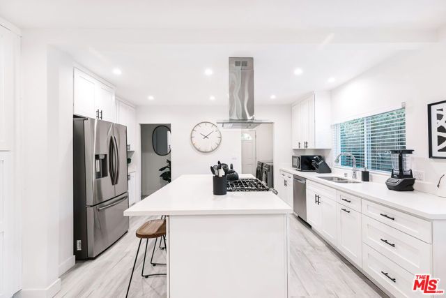 143 N Vendome Street, Los Angeles, CA 90026