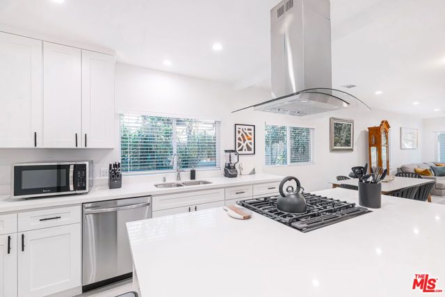 143 N Vendome Street, Los Angeles, CA 90026