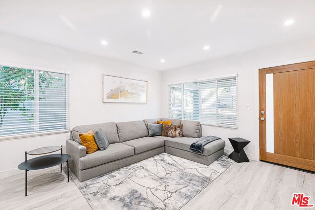 143 N Vendome Street, Los Angeles, CA 90026