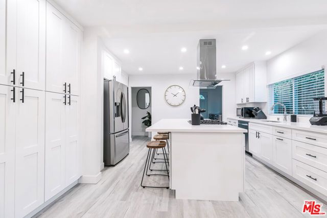 143 N Vendome Street, Los Angeles, CA 90026