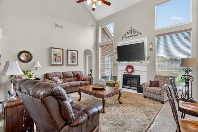 17 Tallwood Lane, Edgecliff Village, TX 76134