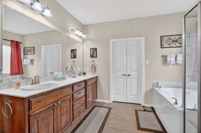 17 Tallwood Lane, Edgecliff Village, TX 76134
