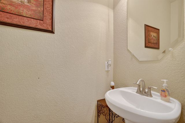 17 Tallwood Lane, Edgecliff Village, TX 76134