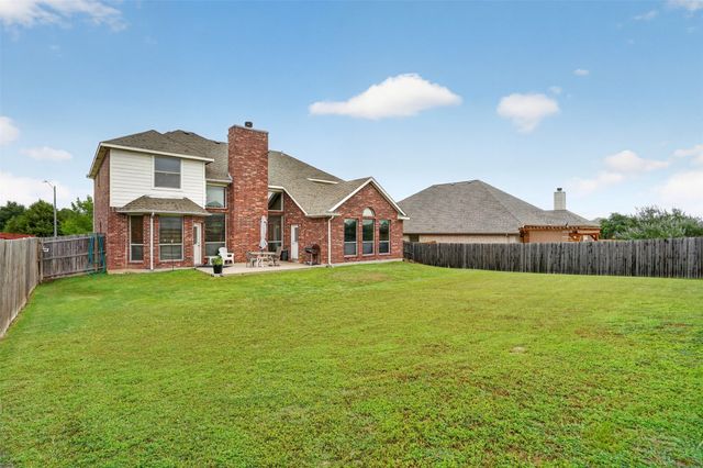 17 Tallwood Lane, Edgecliff Village, TX 76134