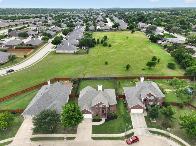 17 Tallwood Lane, Edgecliff Village, TX 76134