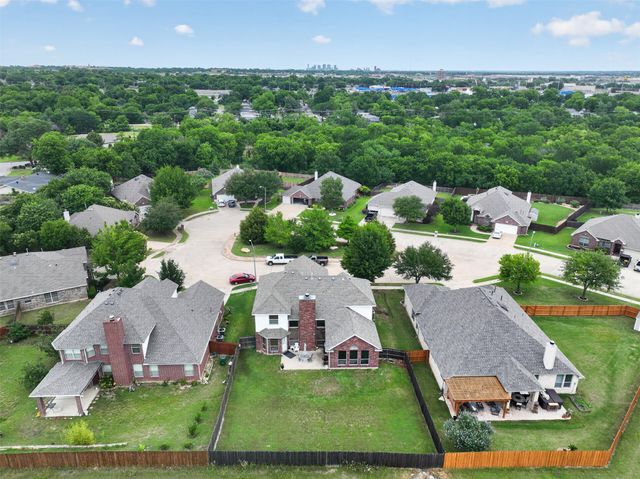 17 Tallwood Lane, Edgecliff Village, TX 76134