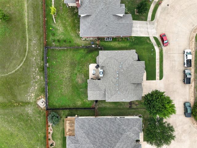 17 Tallwood Lane, Edgecliff Village, TX 76134
