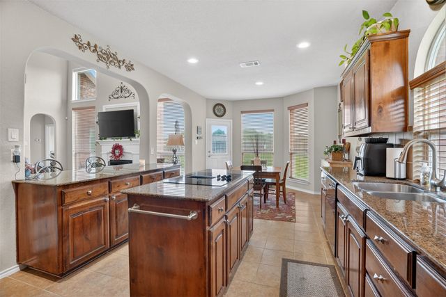 17 Tallwood Lane, Edgecliff Village, TX 76134