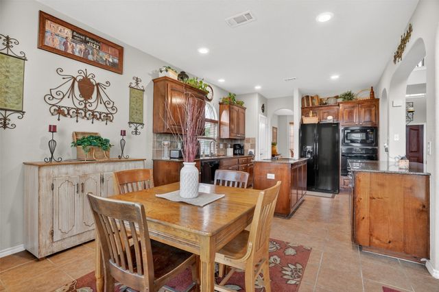 17 Tallwood Lane, Edgecliff Village, TX 76134