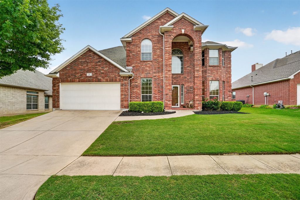 17 Tallwood Lane, Edgecliff Village, TX 76134