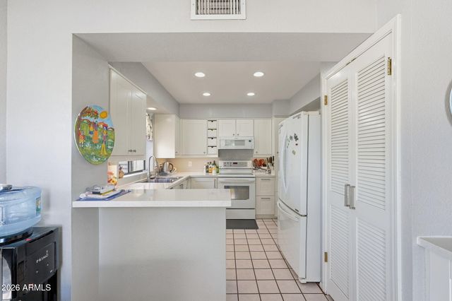 7301 S BONARDEN Lane, Tempe, AZ 85283