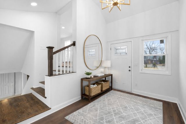 9048 Oneill Drive, Burr Ridge, IL 60527