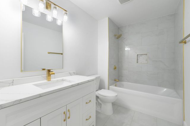 9048 Oneill Drive, Burr Ridge, IL 60527