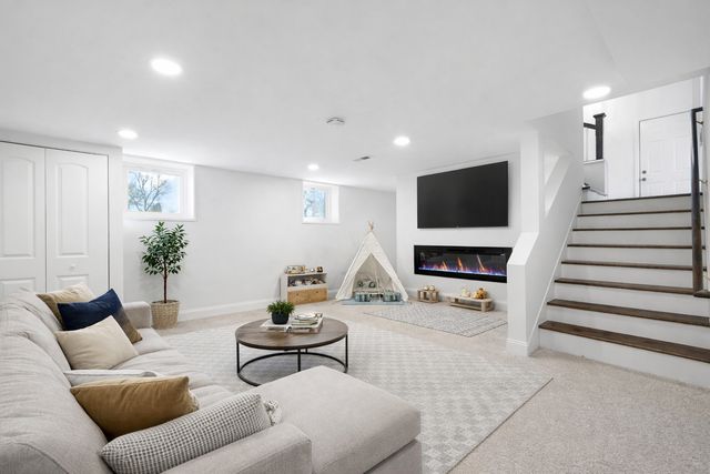 9048 Oneill Drive, Burr Ridge, IL 60527