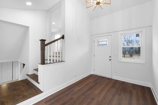 9048 Oneill Drive, Burr Ridge, IL 60527