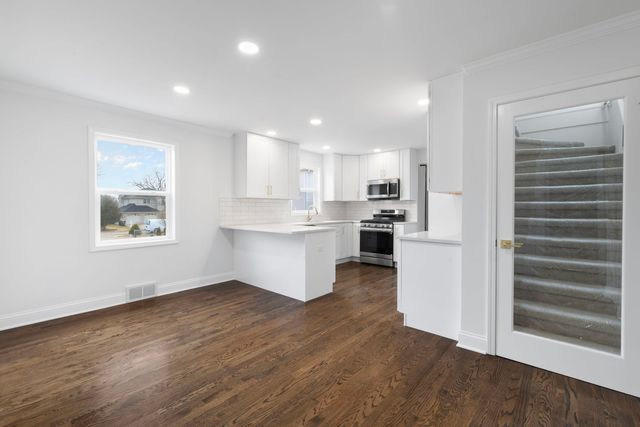 9048 Oneill Drive, Burr Ridge, IL 60527