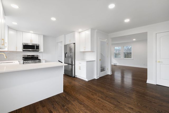 9048 Oneill Drive, Burr Ridge, IL 60527