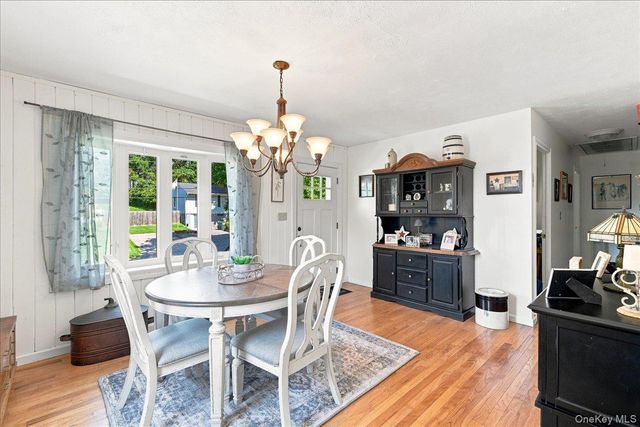 34 Fairfax Road, Fishkill, NY 12524