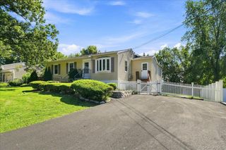 34 Fairfax Road, Fishkill, NY 12524