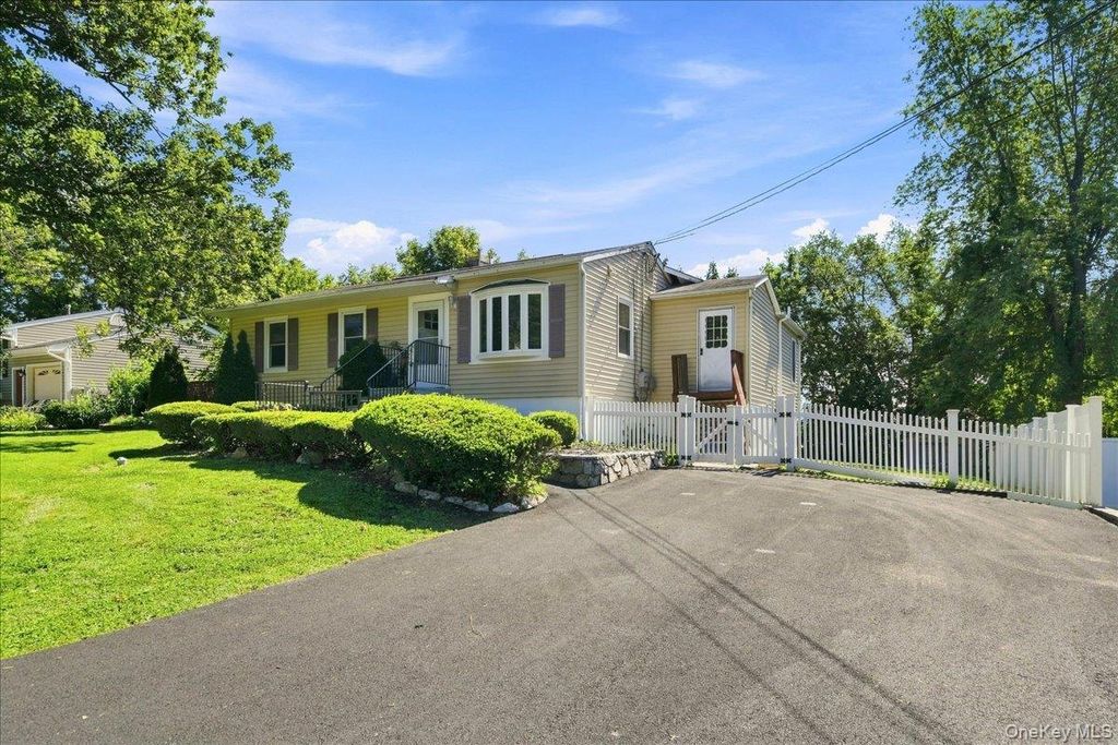 34 Fairfax Road, Fishkill, NY 12524