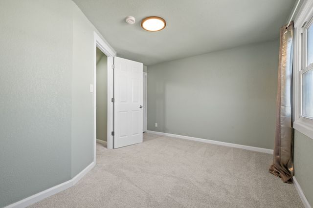 2216 Logan Avenue, Des Moines, IA 50317