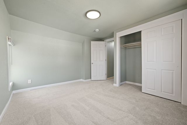 2216 Logan Avenue, Des Moines, IA 50317