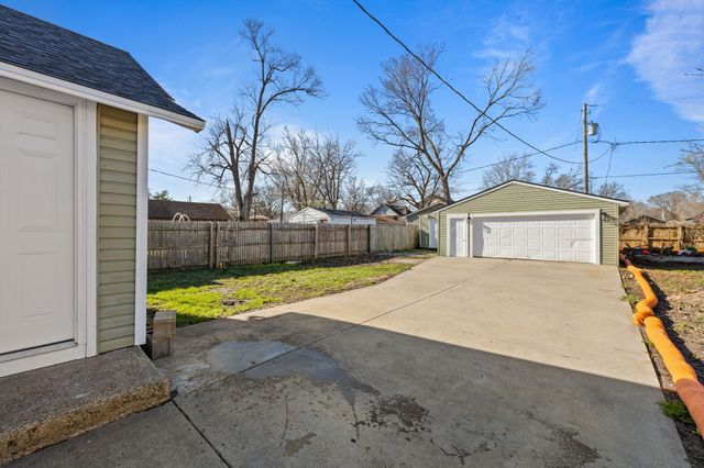 2216 Logan Avenue, Des Moines, IA 50317