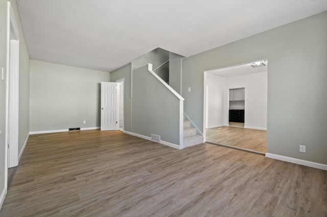 2216 Logan Avenue, Des Moines, IA 50317