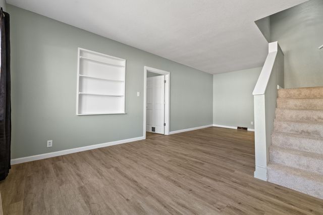 2216 Logan Avenue, Des Moines, IA 50317