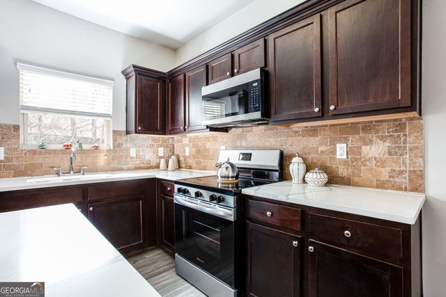 2754 Topaz Road, Riverdale, GA 30296