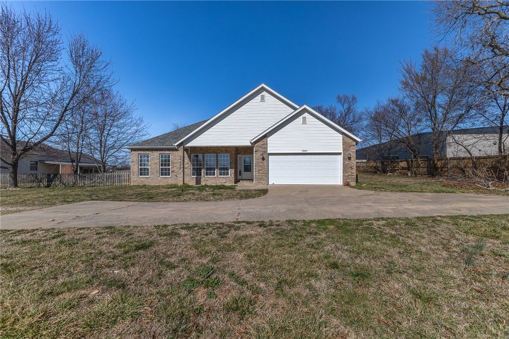 12842 Ruby Road, Farmington, AR 72730