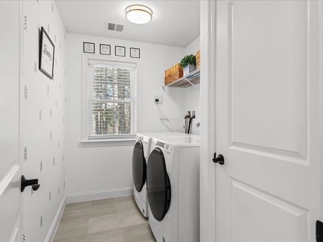 5 Greenbriar Lane, Bellingham, MA 02019